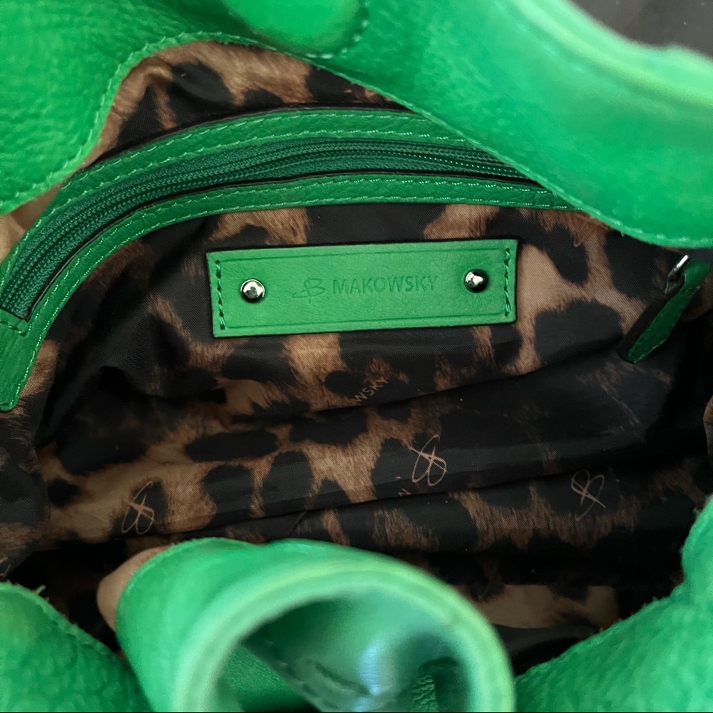 Makowsky Green Leather Shoulder Bag With Magnetic Closure - Picture 6 of 9